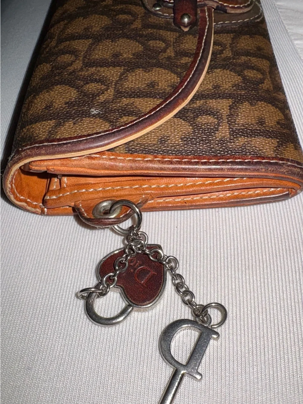 Dior wallet signature